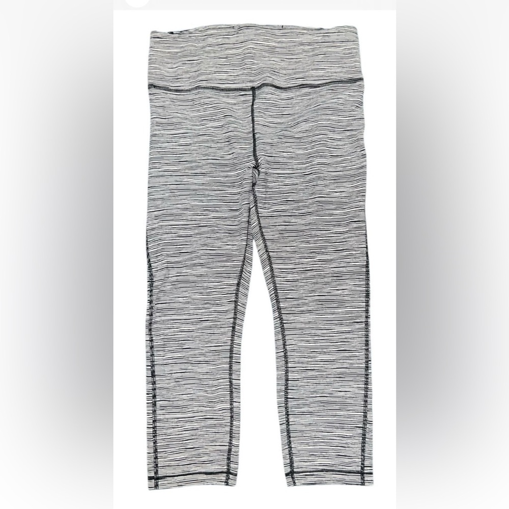 Athleta Women’s Gray And Black Striped Ultimate Capris Pants Size Medium X 21